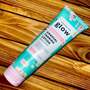 Australian Glow Gradual Tanning Lotion w/ hemp